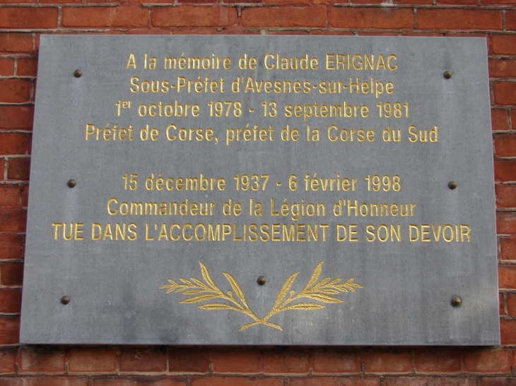 A la Mémoire de Claude Erignac - Avesnes-sur-Helpe