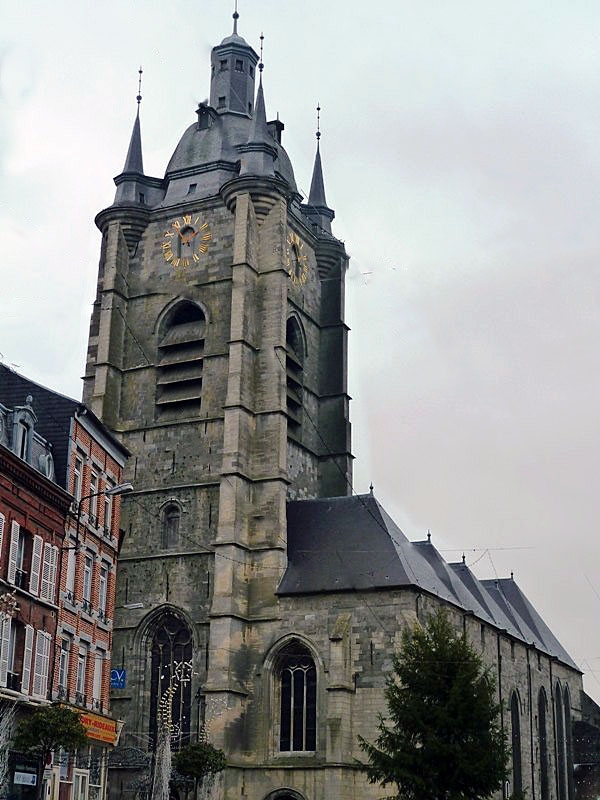 Au pied de la collégiale - Avesnes-sur-Helpe