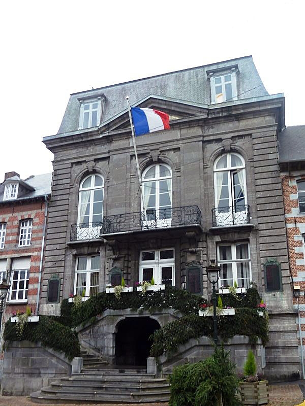 La mairie - Avesnes-sur-Helpe