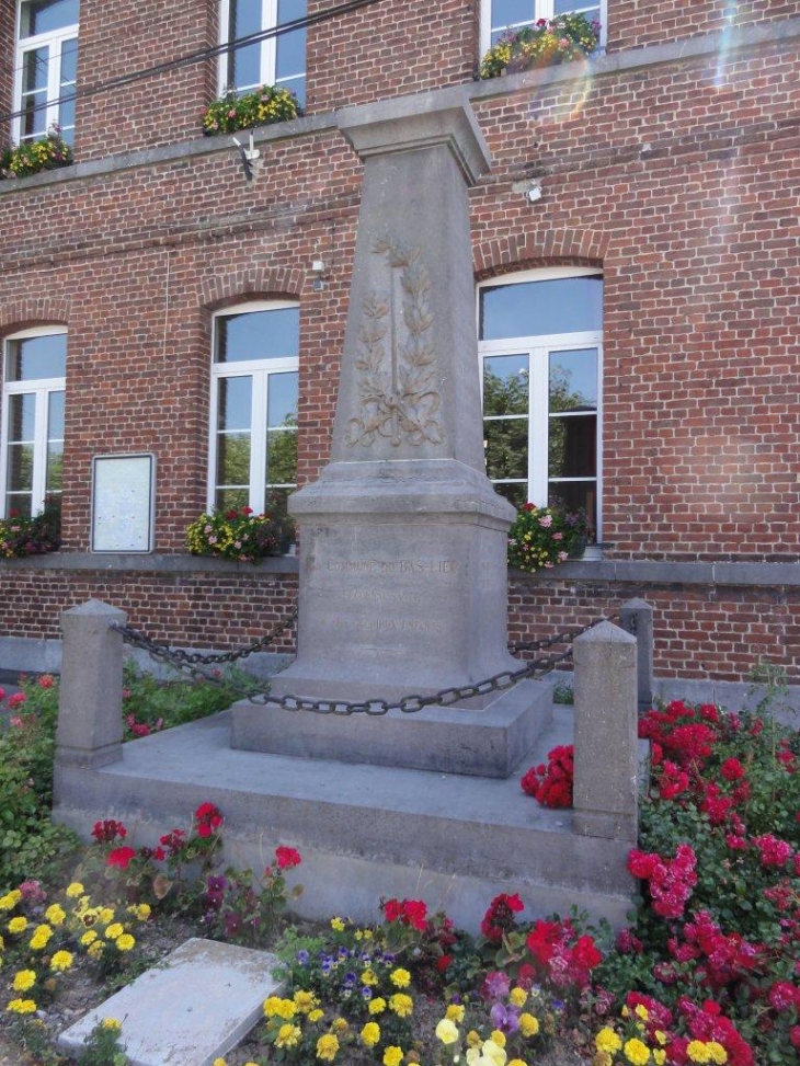 Bas-Lieu (59440) monument aux morts