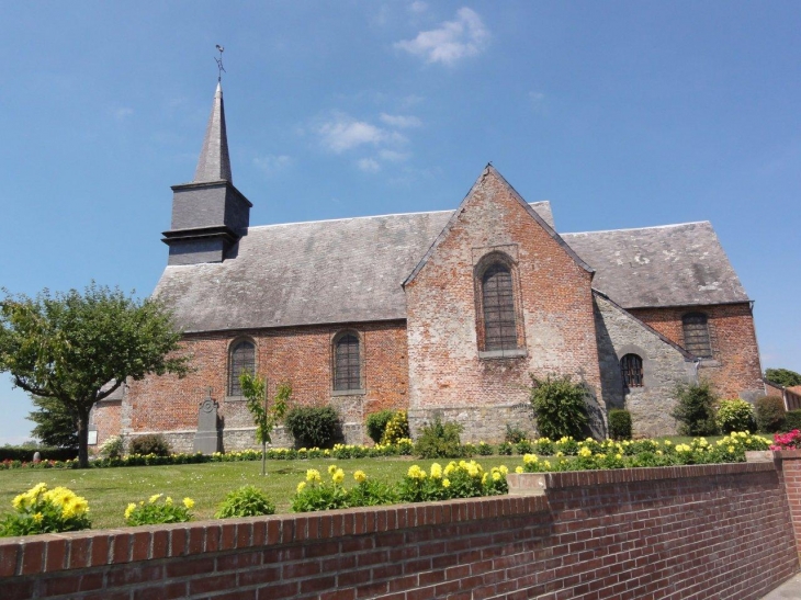 Beaurepaire-sur-Sambre (59550) église, vue latérale