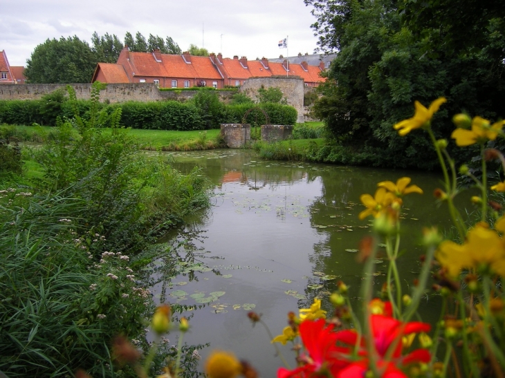 Canaux autour de la ville - Bergues