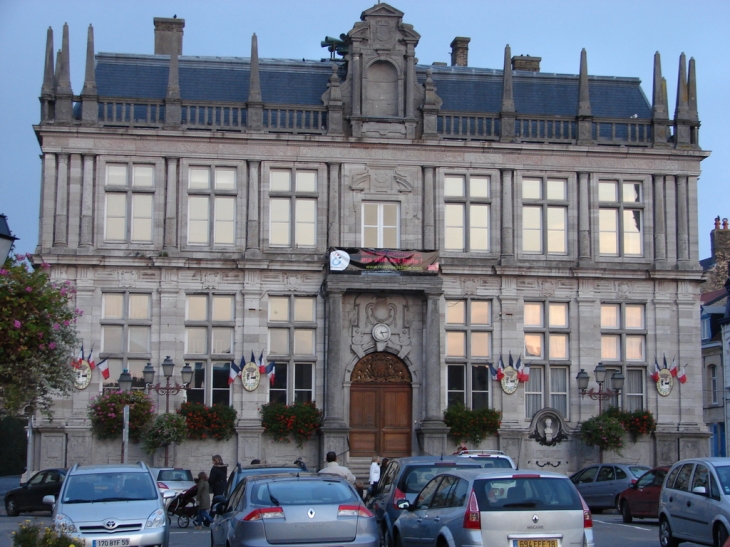 L'Hôtel de Ville - Bergues