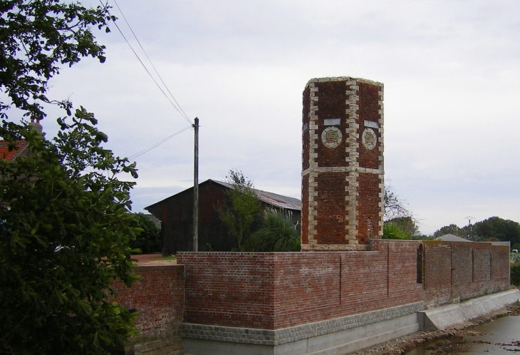 CHATEAU D' ARGERIE - Bersée