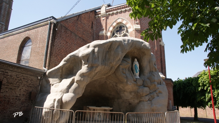 Grotte accolée a l'église Saint-Etienne - Bersée