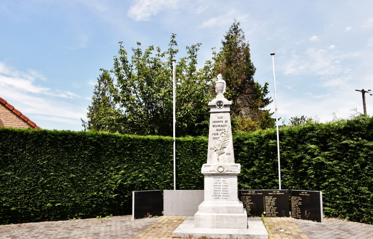 Monument-aux-Morts - Beuvrages