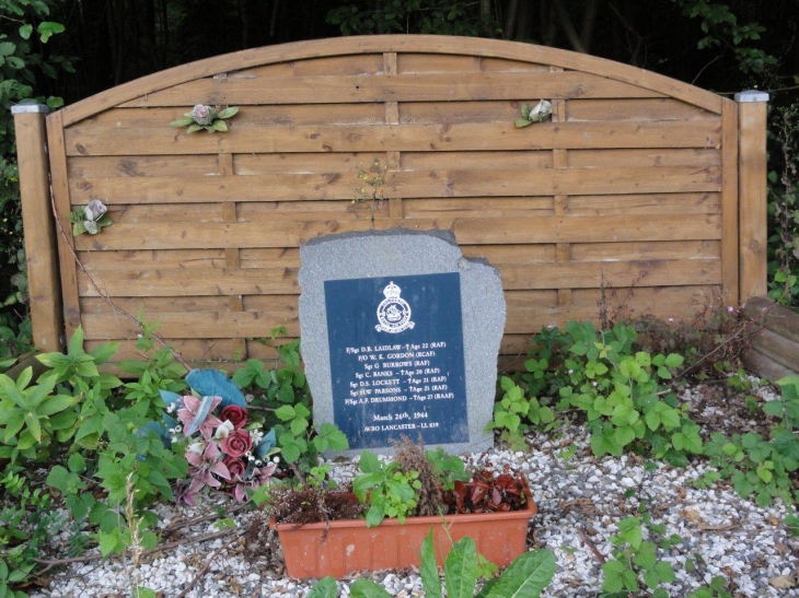 Bousignies-sur-Roc (59149) mémorial RAF 1944