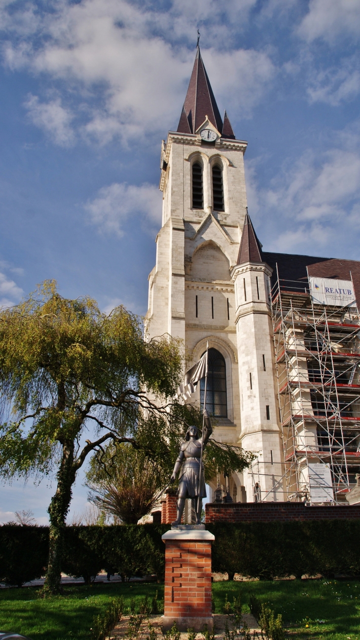L'église et la Statue de Jeanne-D'Arc - Bouvines