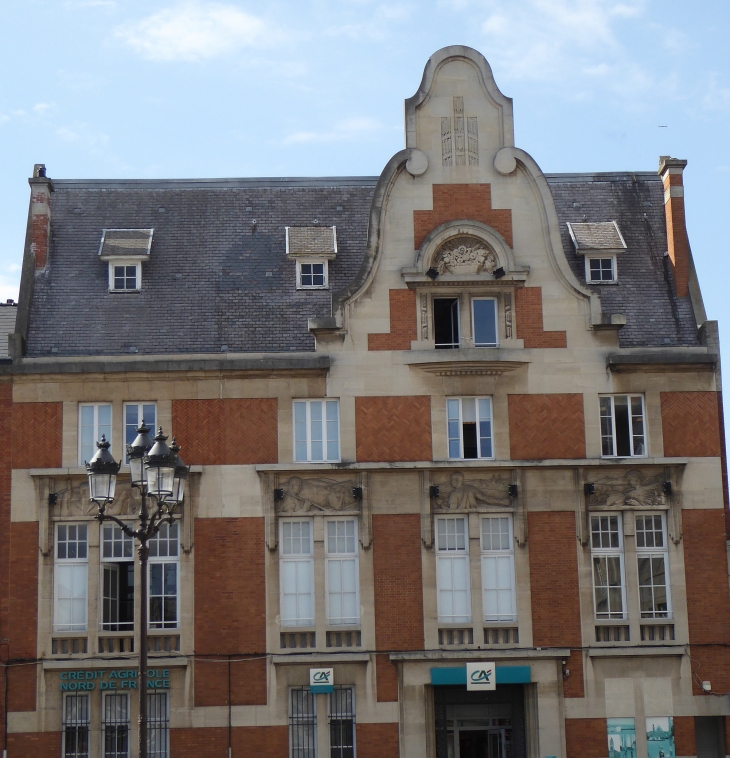 Place de la République : maison Art Déco - Cambrai