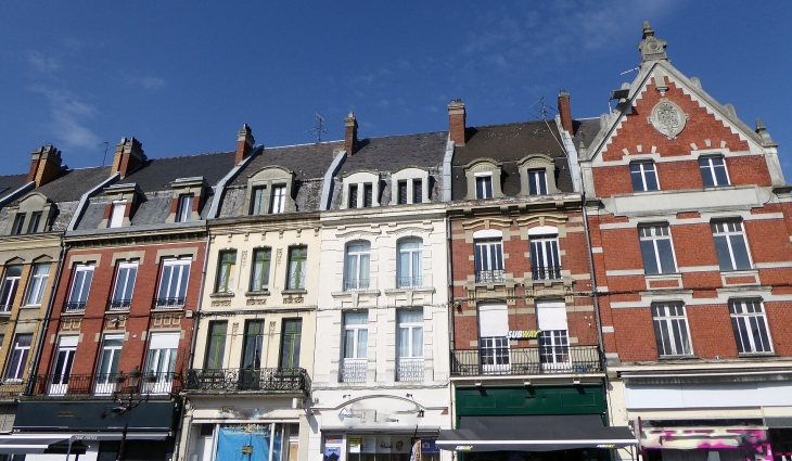 Maisons-place-aristide-briand - Cambrai