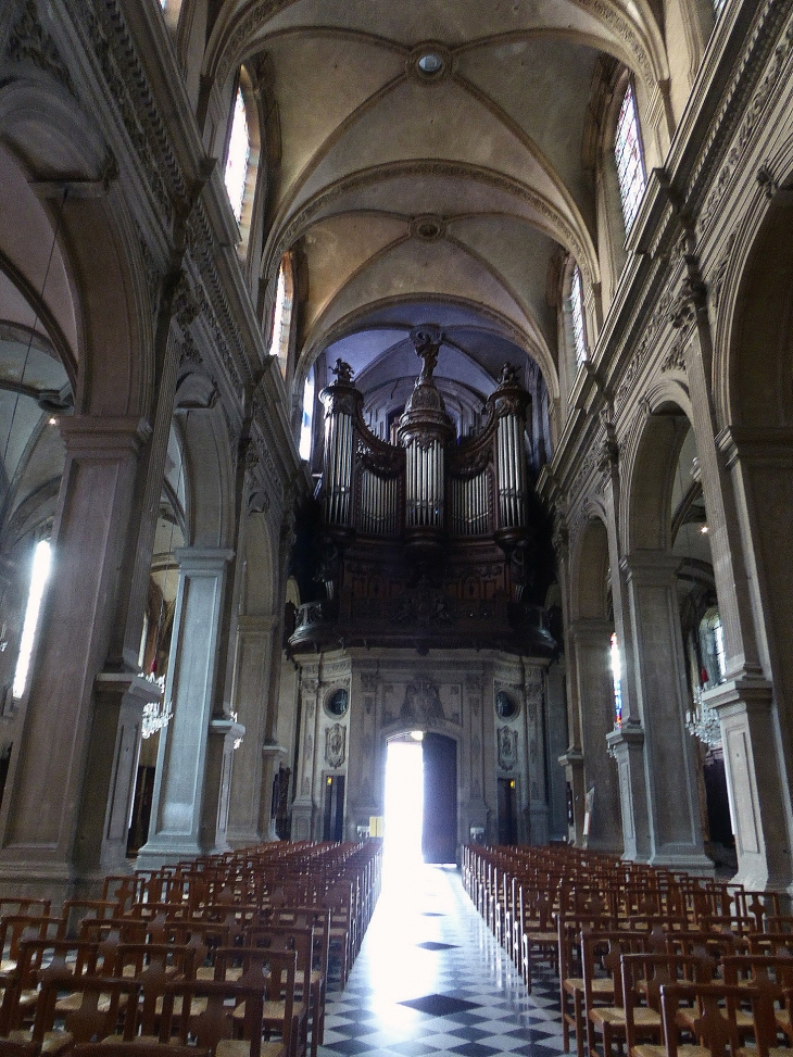 Dans la cathédrale - Cambrai