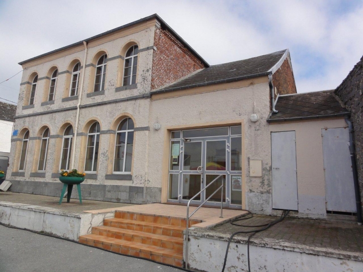 Cerfontaine (59680) salle communale