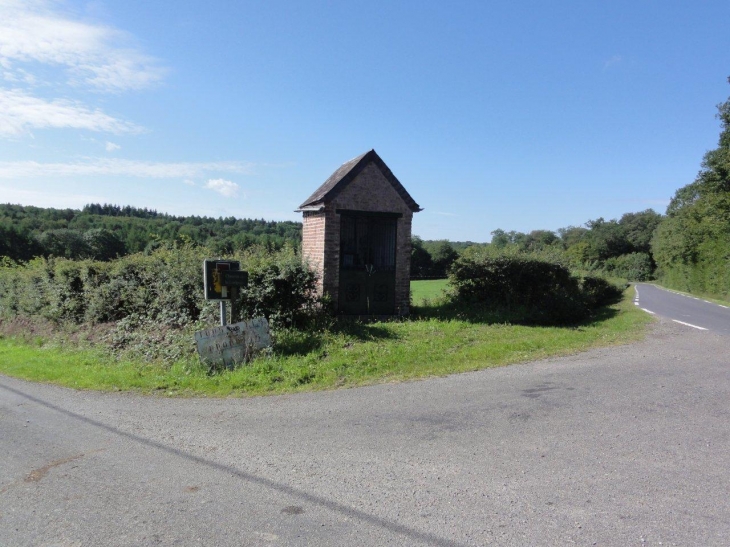 Clairfayts (59740) chapelle, chemin de la Loupette