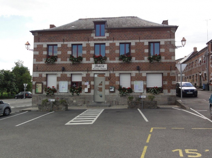 Dompierre-sur-Helpe (59440)  la mairie