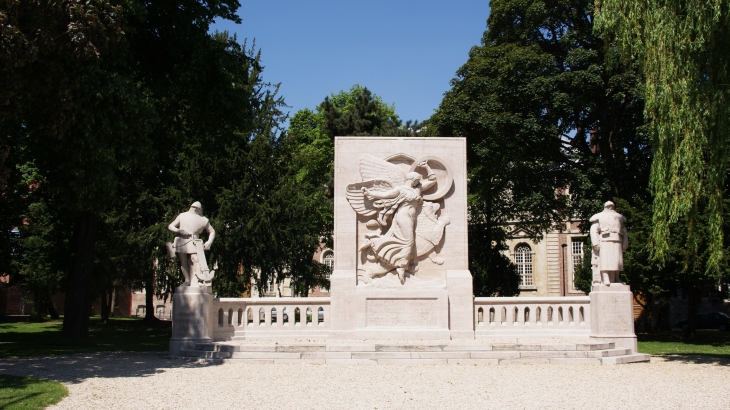 Monument aux Morts - Douai