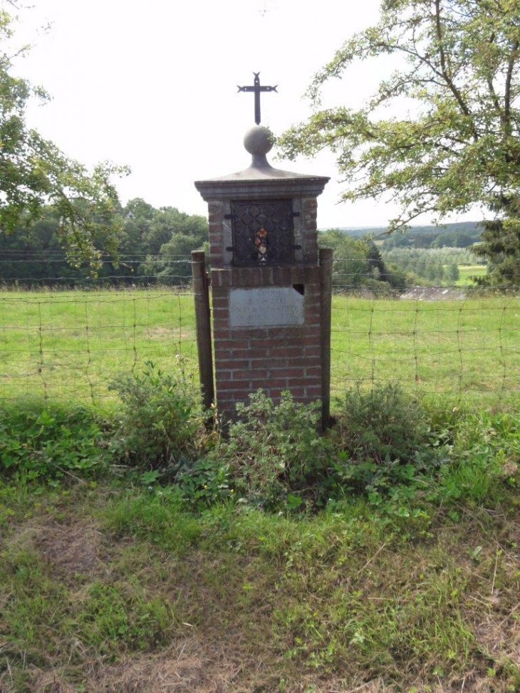 Eppe-Sauvage (59123) chapelle Notre Dame de la paix (