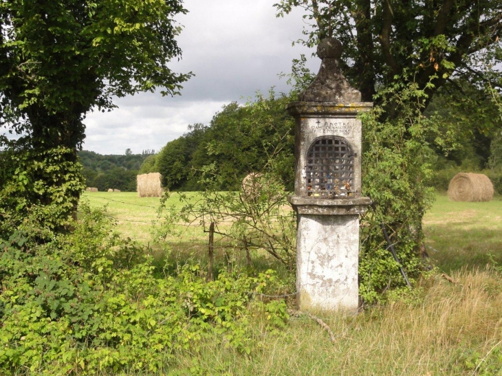 Eppe-Sauvage (Nord, Fr) chapelle Notre Dame de Walcourt, Rue du Grand Rieu