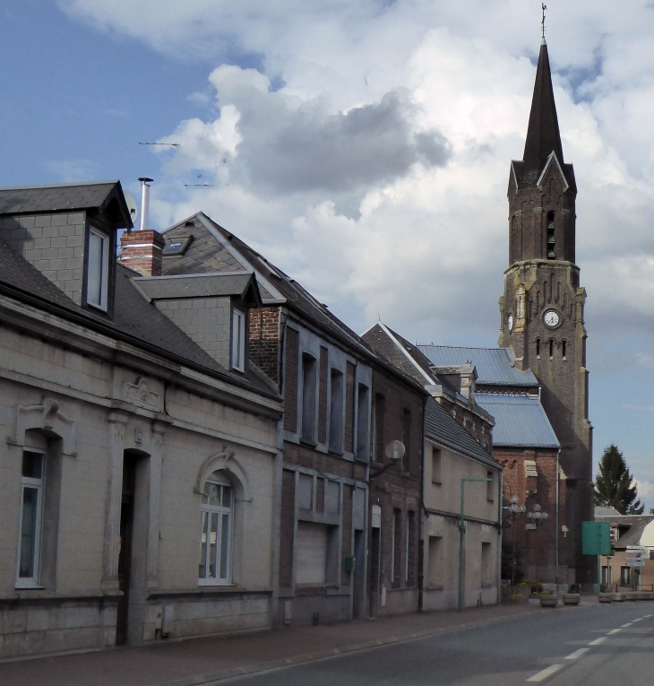 Vers l'église - Escaudœuvres