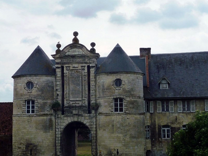 L'entrée du château - Esnes