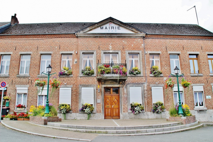 La Mairie - Étrœungt