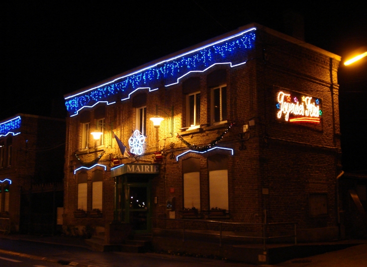 La Mairie by night à Noël - Faumont