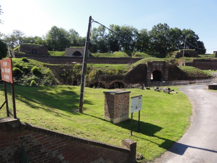 Feignies (59750) Fort de Leveau