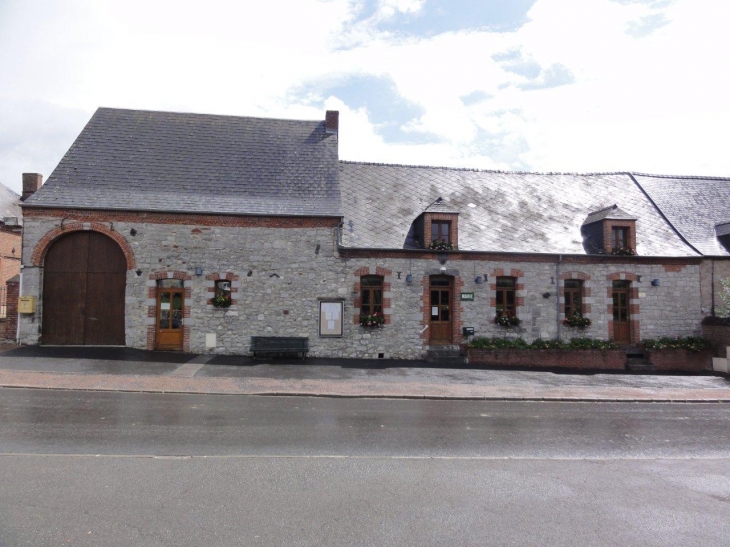 Féron (59610) la mairie