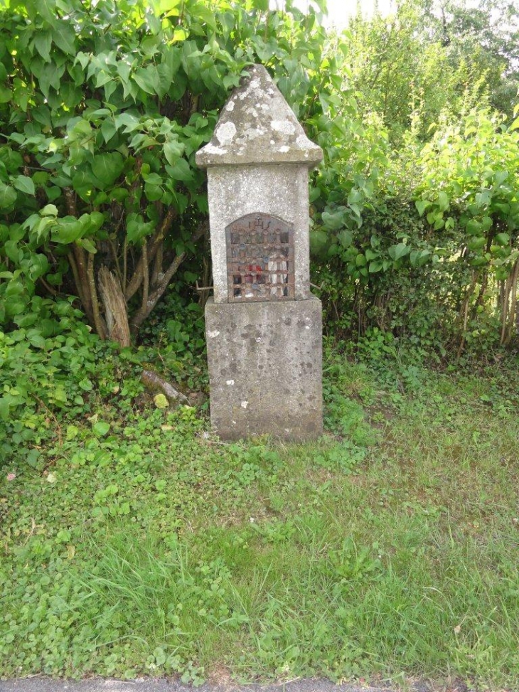 Féron (59610) ses chapelles: chapelle au Trou de Féron