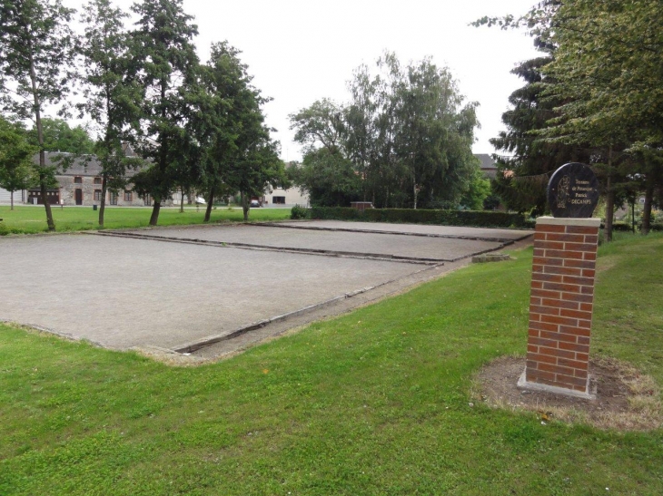 Ferrière-la-Petite (59680) terrain de pétanque