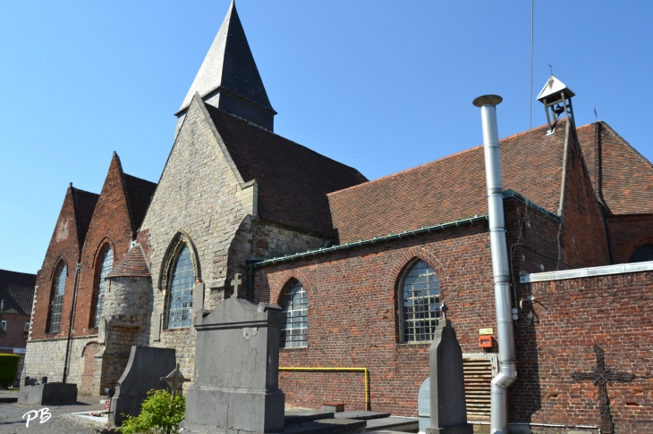 église Saint-Michel remaniée a plusieurs reprises ( 14-15-16 Em Siècle lié a l'Installation D'une Abbaye Cistercienne  - Flines-lez-Raches