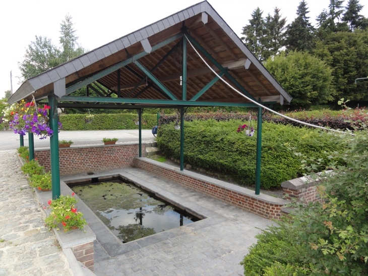 Fontaine-au-Bois (59550) lavoir