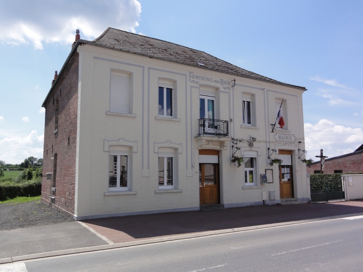 Fontaine-au-Bois (59550) mairie-école