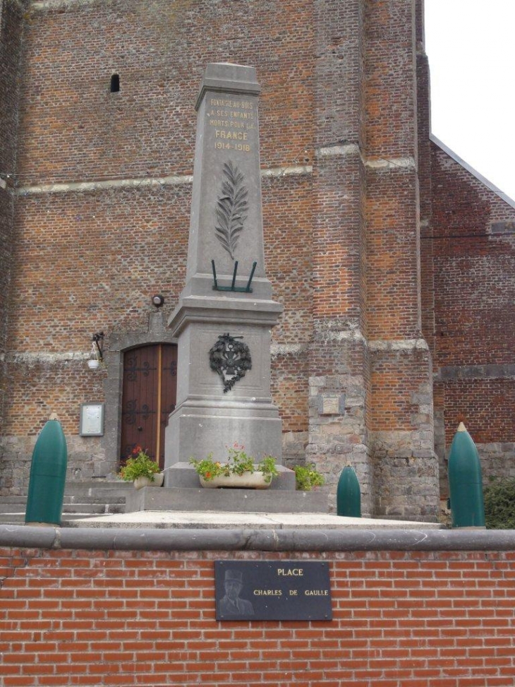 Fontaine-au-Bois (59550) monument aux morts