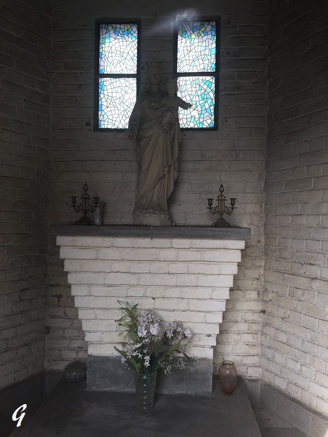 Chapelle oratoire int. - Fontaine-Notre-Dame