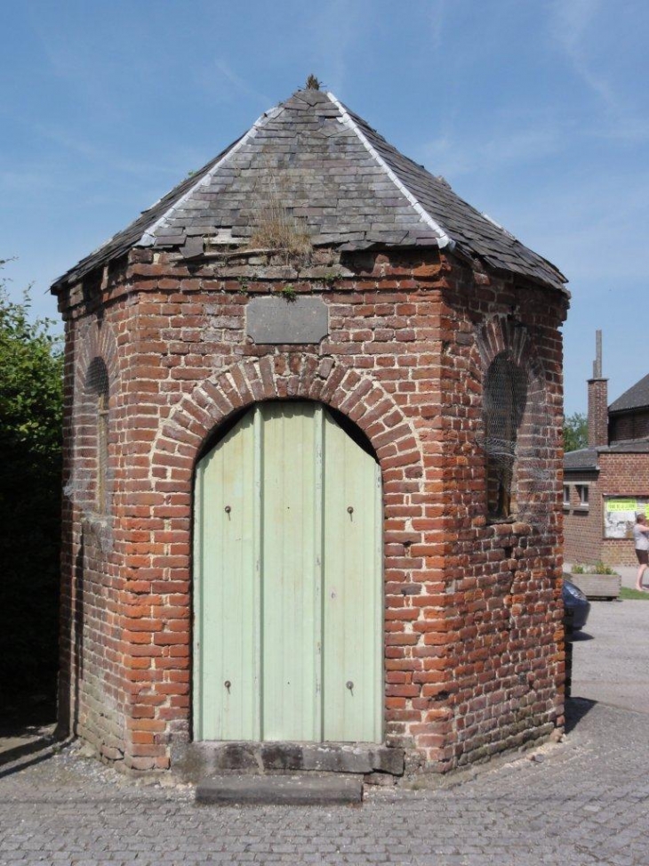 Frasnoy (59530) chapelle Ste Pharaide