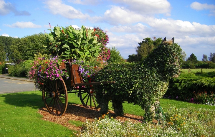 Cheval fleuri - rue gambetta - Fretin