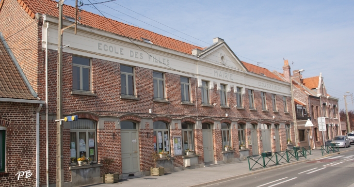 Ensemble des écoles et de la Mairie - Fromelles