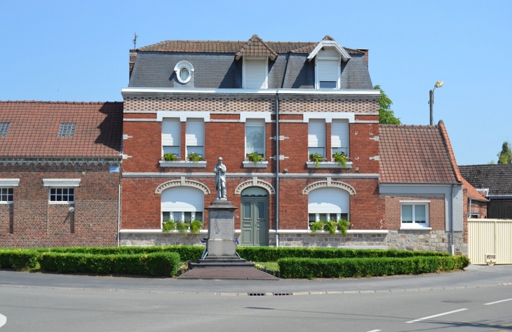 Monument aux Morts - Gœulzin