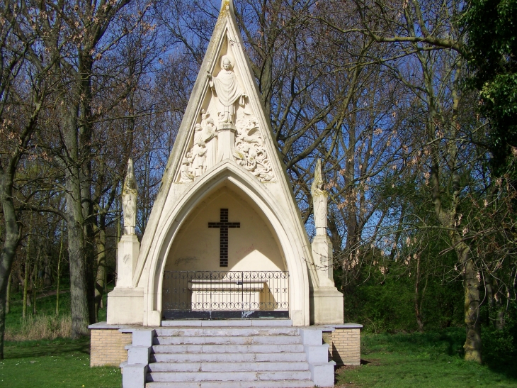 Chapelle dans le parc  - Gravelines