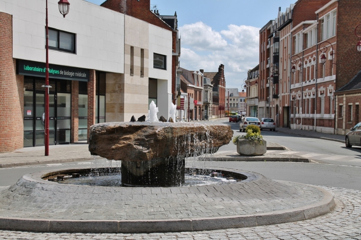 La Ville ( Fontaine ) - Hazebrouck