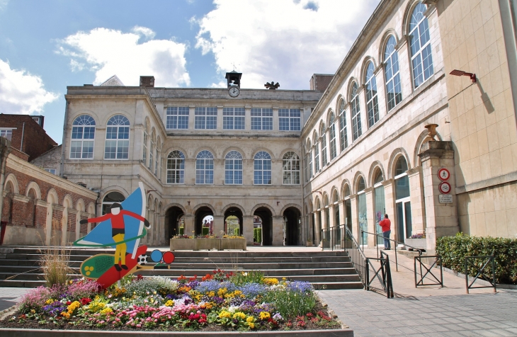 L'Hotel de Ville - Hazebrouck