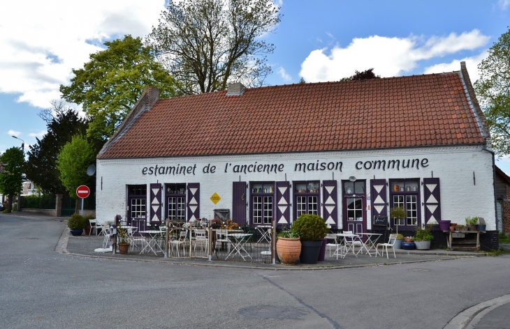 Le Village - Hondeghem