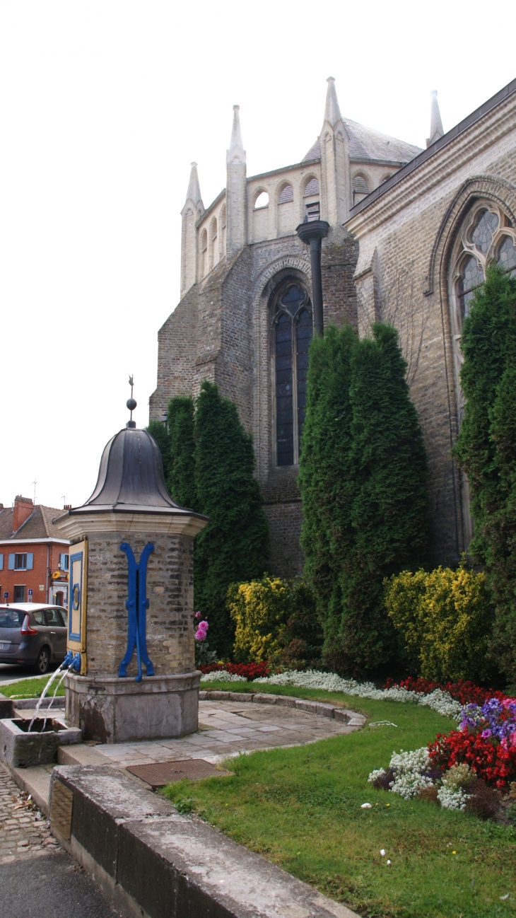  Fontaine offerte en 1835 par Alphonse De Lamartine - Hondschoote