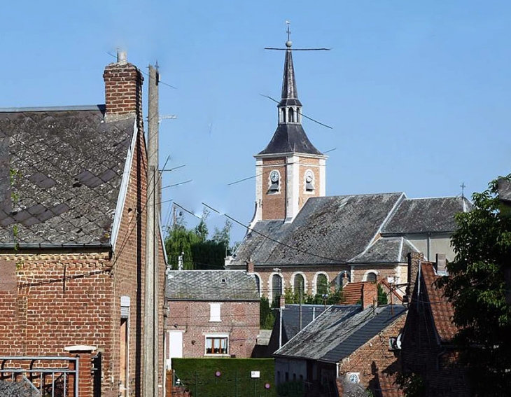 Vue sur l'église - Honnechy