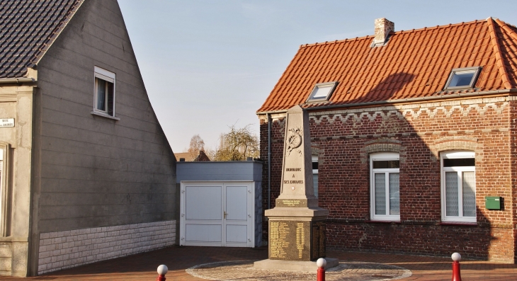 Monument aux Morts - Hornaing