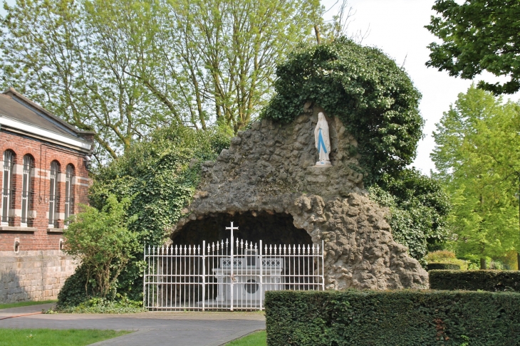  église Saint-Pierre ( Grotte ) - La Gorgue
