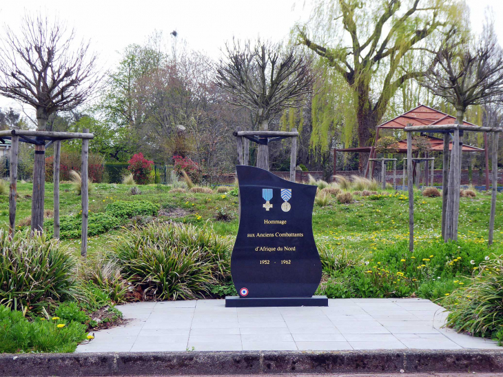 Le monument aux morts de la guerre d'Algérie - Lambres-lez-Douai