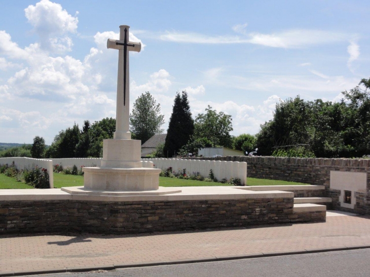 Landrecies (59550) British Cemetery, de la Commonwealth War Graves Commission