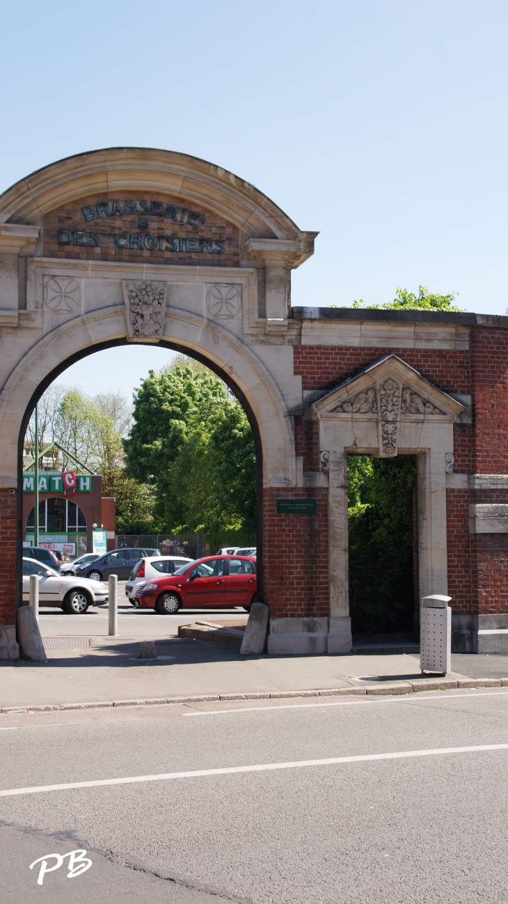 Porte classée a l'enseigne de la Brasserie des Croisiers - Lannoy