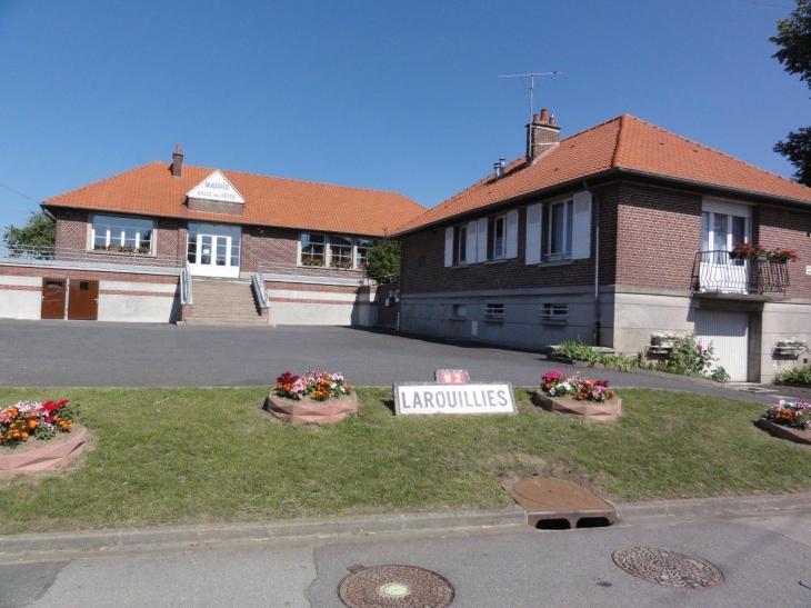 Larouillies (59219) mairie et salle des fêtes